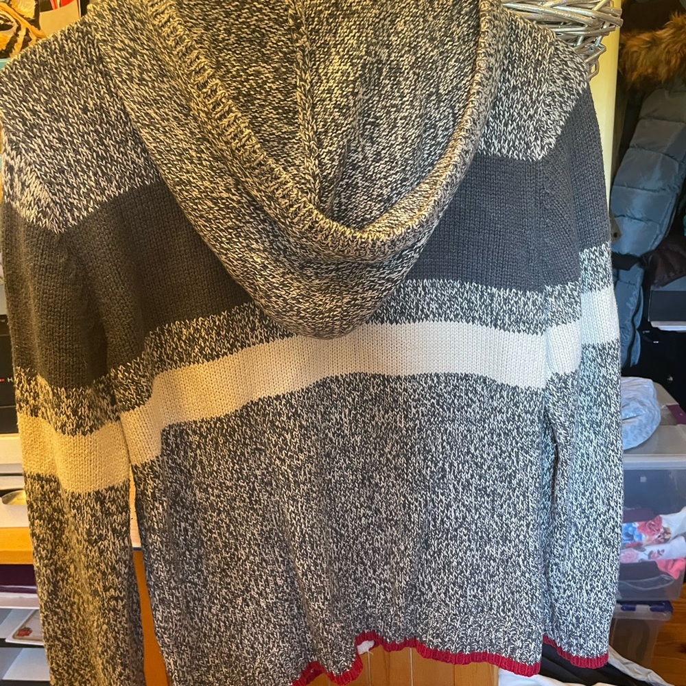 Roots sweater